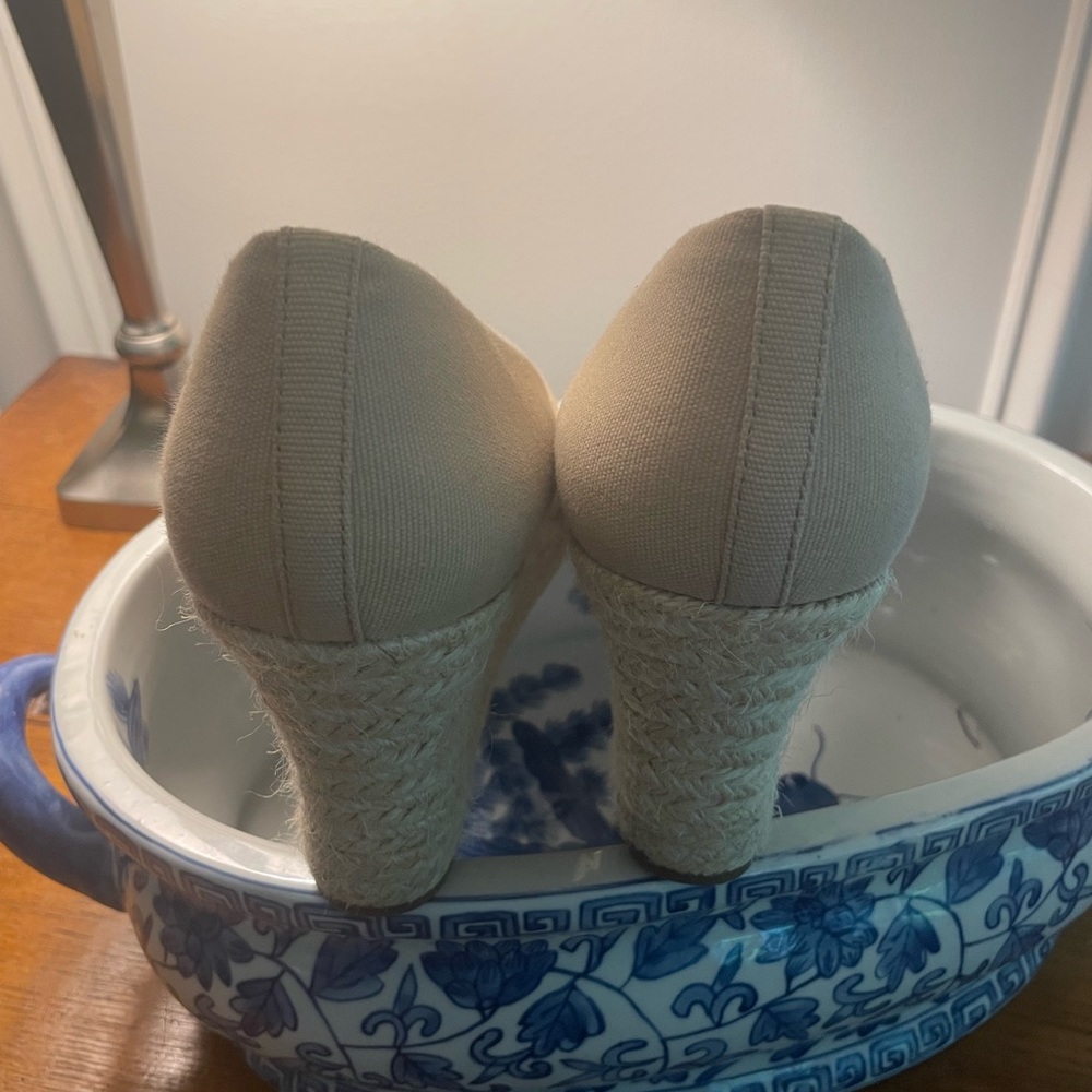 J Crew  Size 10 M excellent condition,worn once, too tall for me